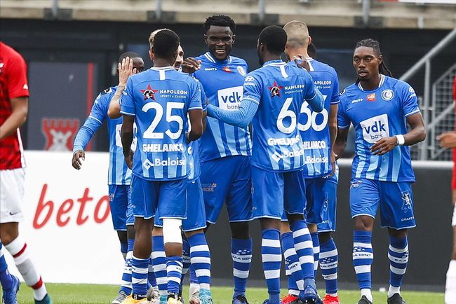 间默契的配 间默契的配